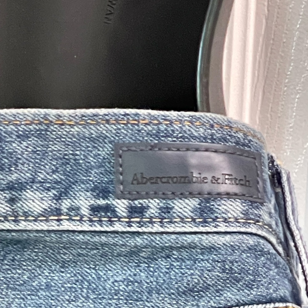 Abercrombie & Fitch boho distressed high rise embroidered floral jean shorts 26 - Picture 4 of 15